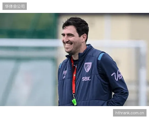 红军面临后防核心流失风险,新帅伊劳拉需在转会市场寻找即战力。 红军面临后防核心流失风险,新帅伊劳拉需在转会市场寻找即战力。